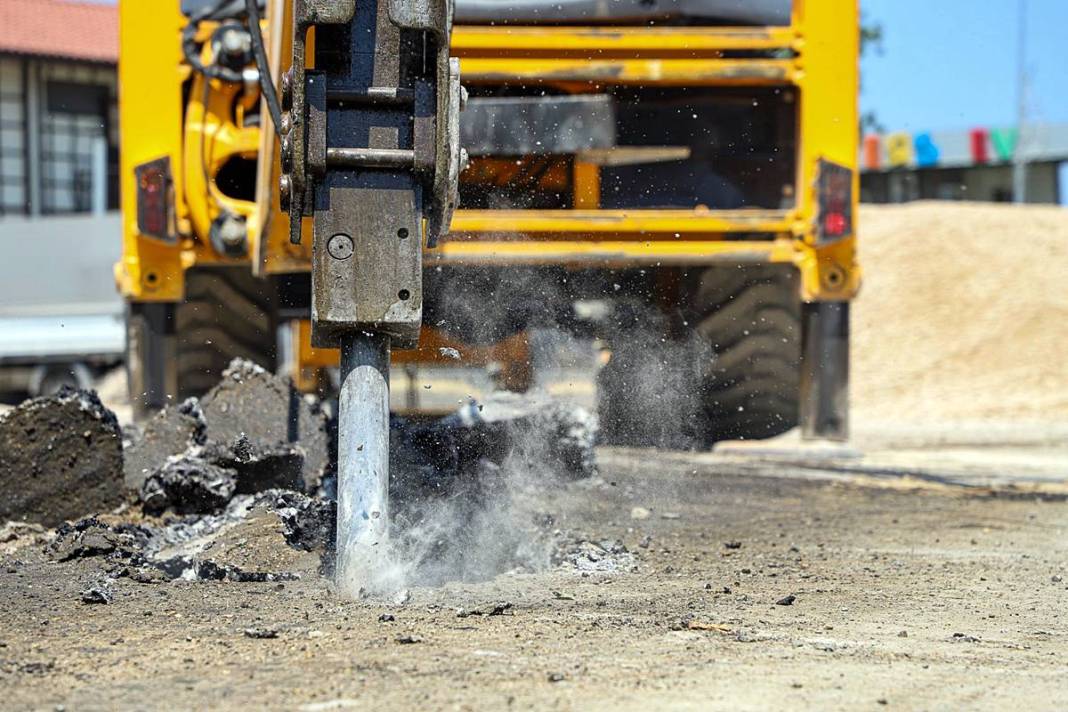 19,5 kilometrelik metrobüs hattında altyapı yenileniyor! Sakarya'da metrobüs projesinde sona doğru... 4